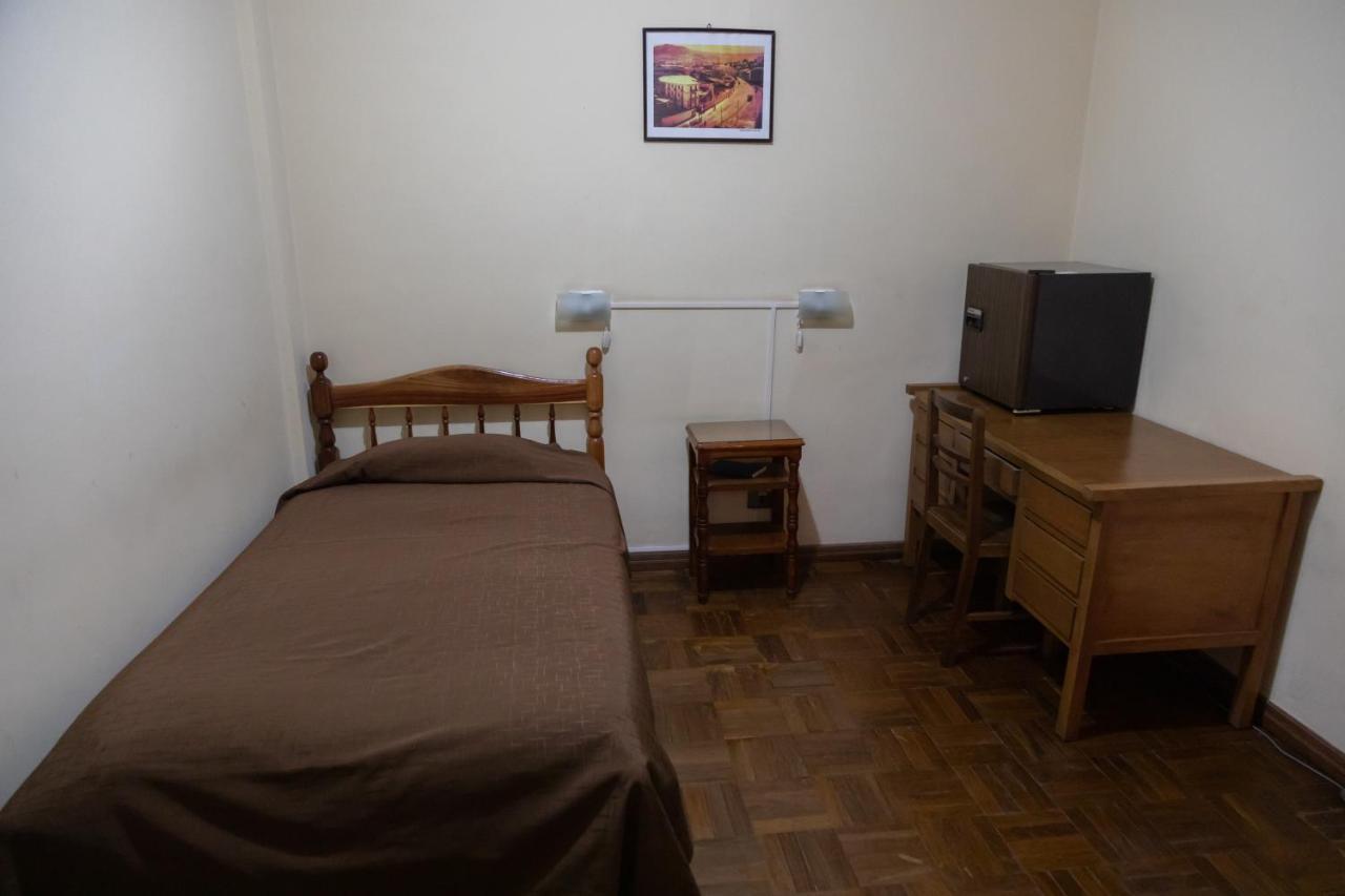 Julia Plaza Hotel Уюни Экстерьер фото