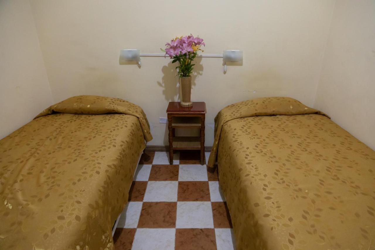 Julia Plaza Hotel Уюни Экстерьер фото