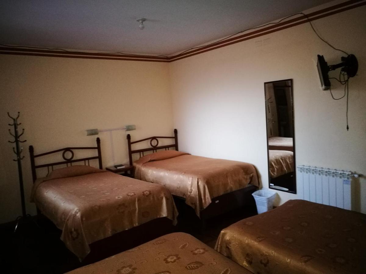 Julia Plaza Hotel Уюни Экстерьер фото